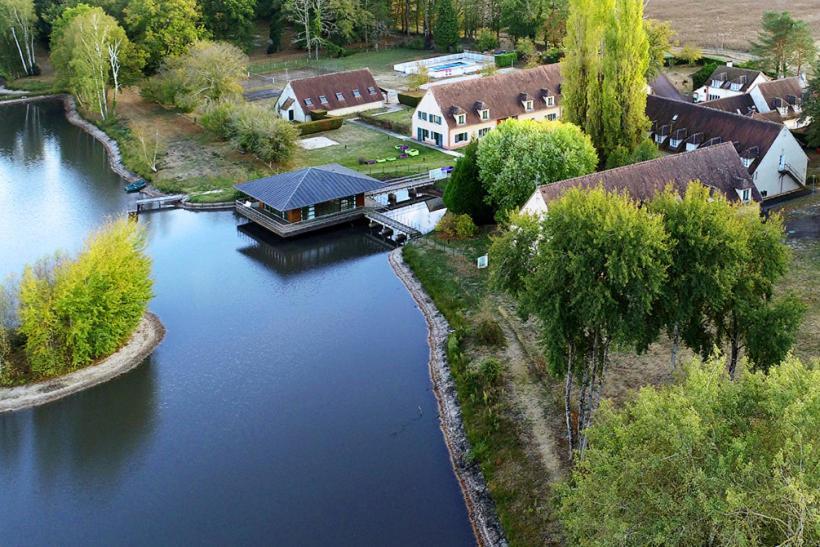 Ternelia Village Vacances Sainte Montaine Zewnętrze zdjęcie
